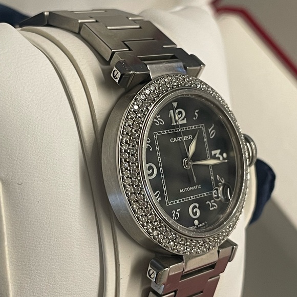 🤩😍Cartier Pasha with diamond bezel unisex stainless steel 35mm😍🤩 - Picture 9 of 14